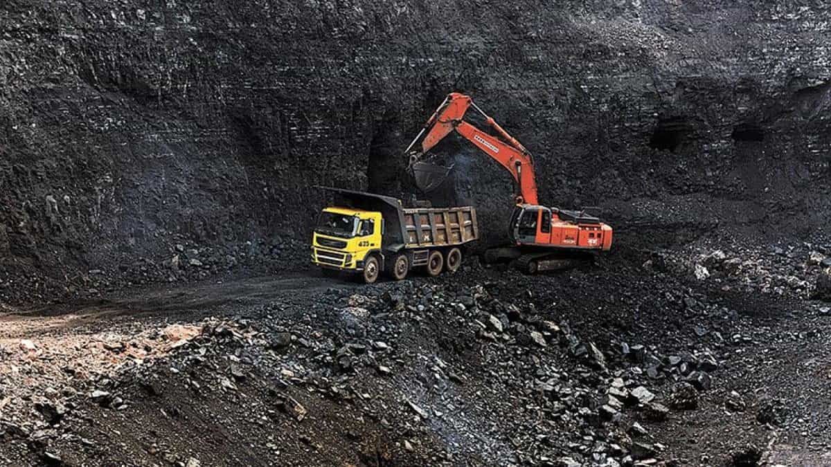 Illegal mining case:  CBI Court orders issuance of request letters to four countries