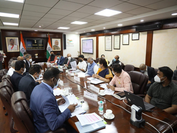 Scindia meets advisory group, discusses capacity enhancement, other issues