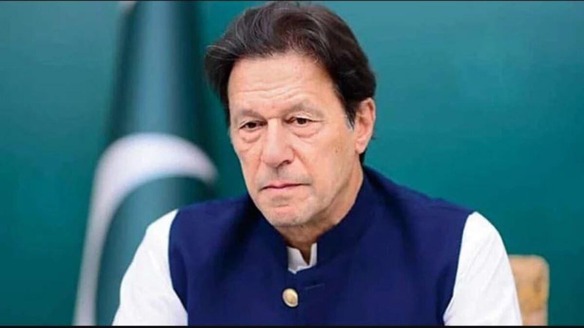 Police arrive at former Pak PM Imran Khan’s residence, Will arrest him in a case