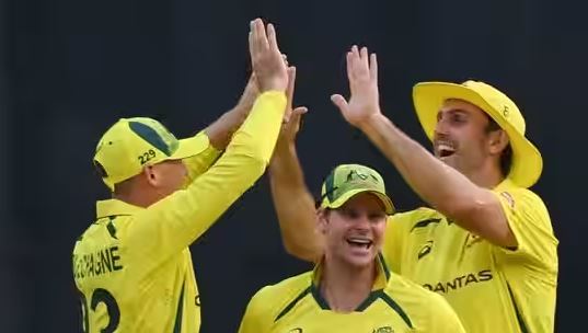 Australia stuns India in 2nd ODI to square series