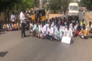 Hyderabad: Osmania University students stage protest over TSPSC paper leak