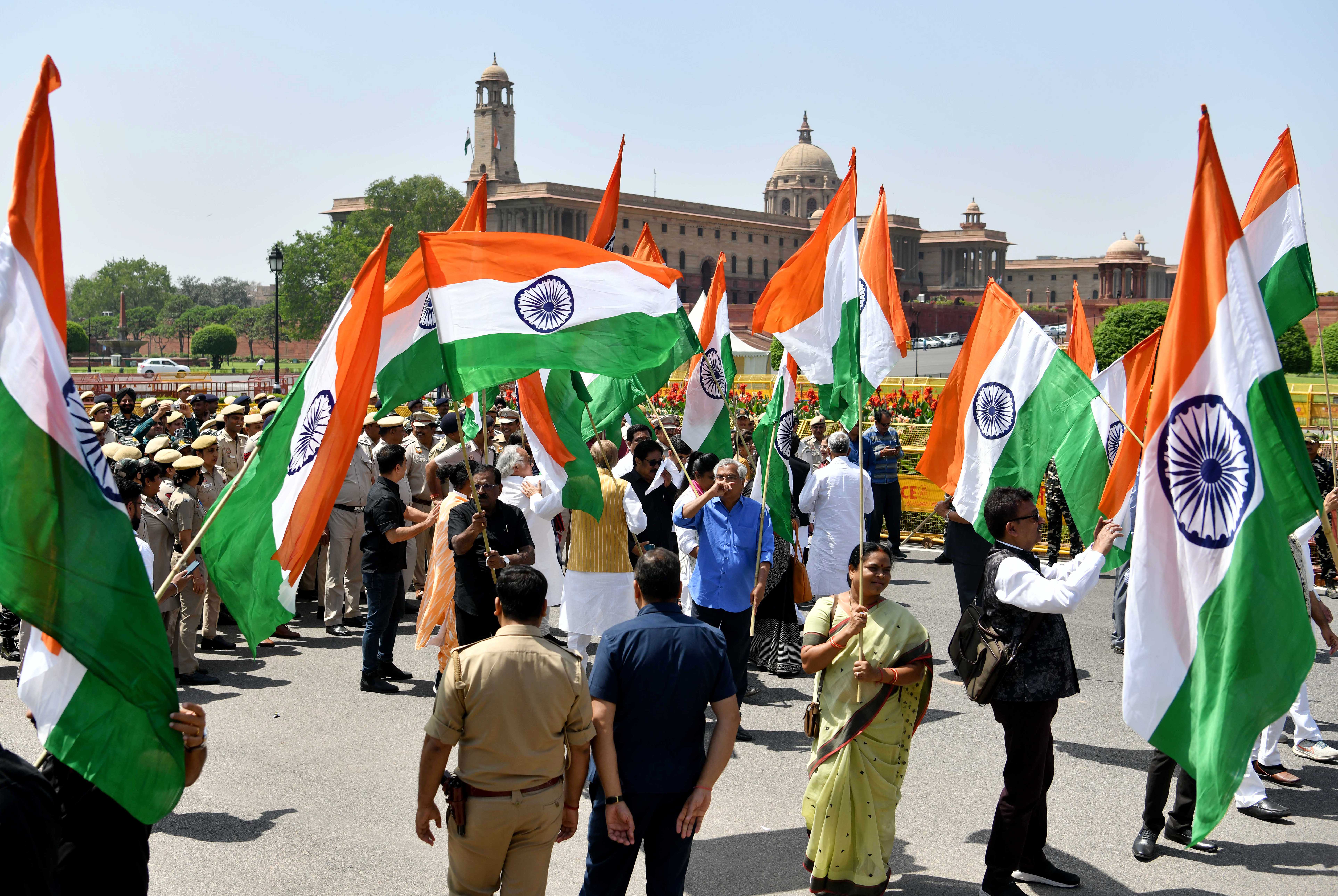 ‘Tiranga March’ from Parliament to Vijay Chowk