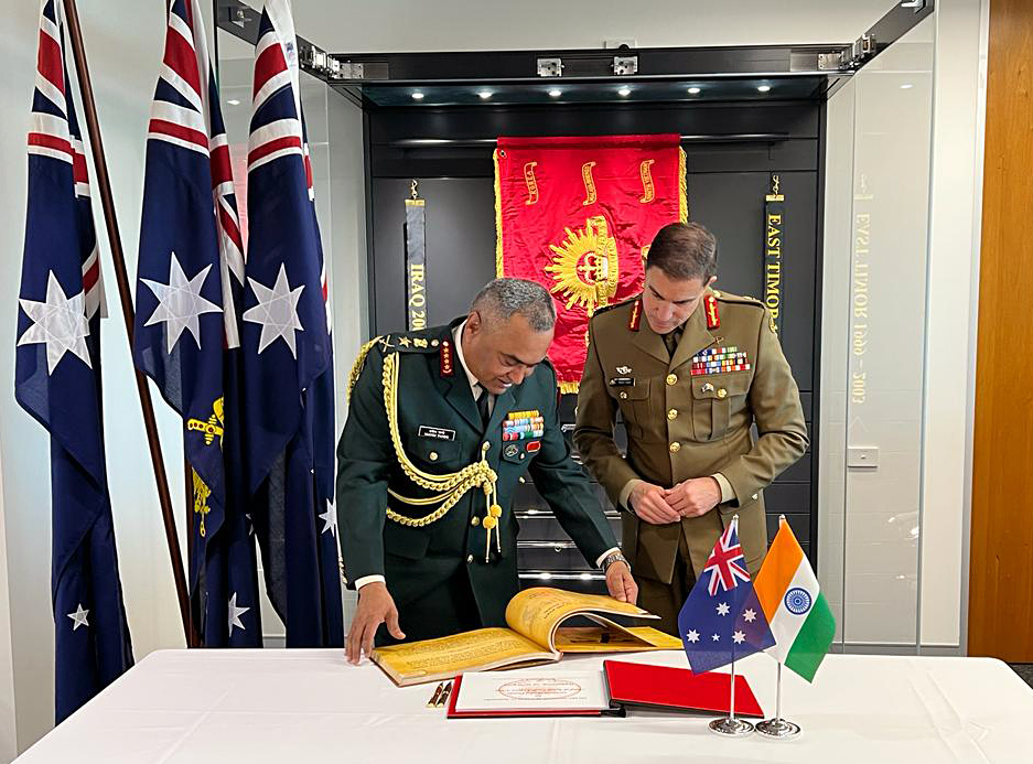 General Manoj Pande during his interaction with Lt General Simon Stuart