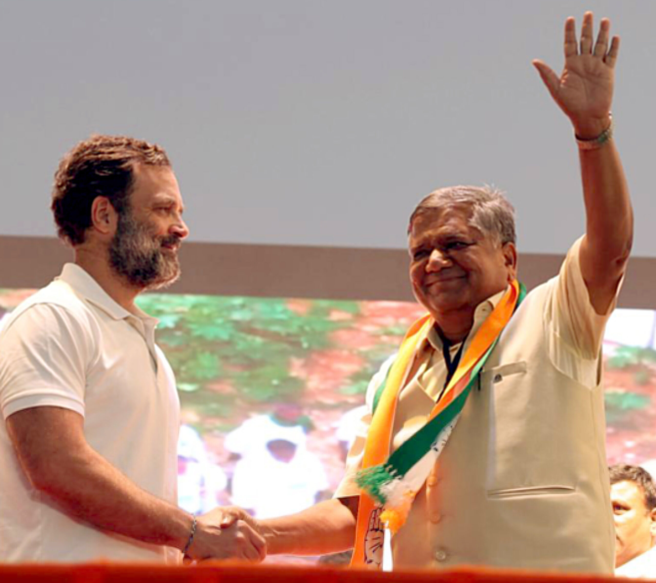 Congress leader Rahul Gandhi meets with newly-joined party member Jagadish Shettar during the public meeting for the upcoming Karnataka Assembly elections, in Hangal.