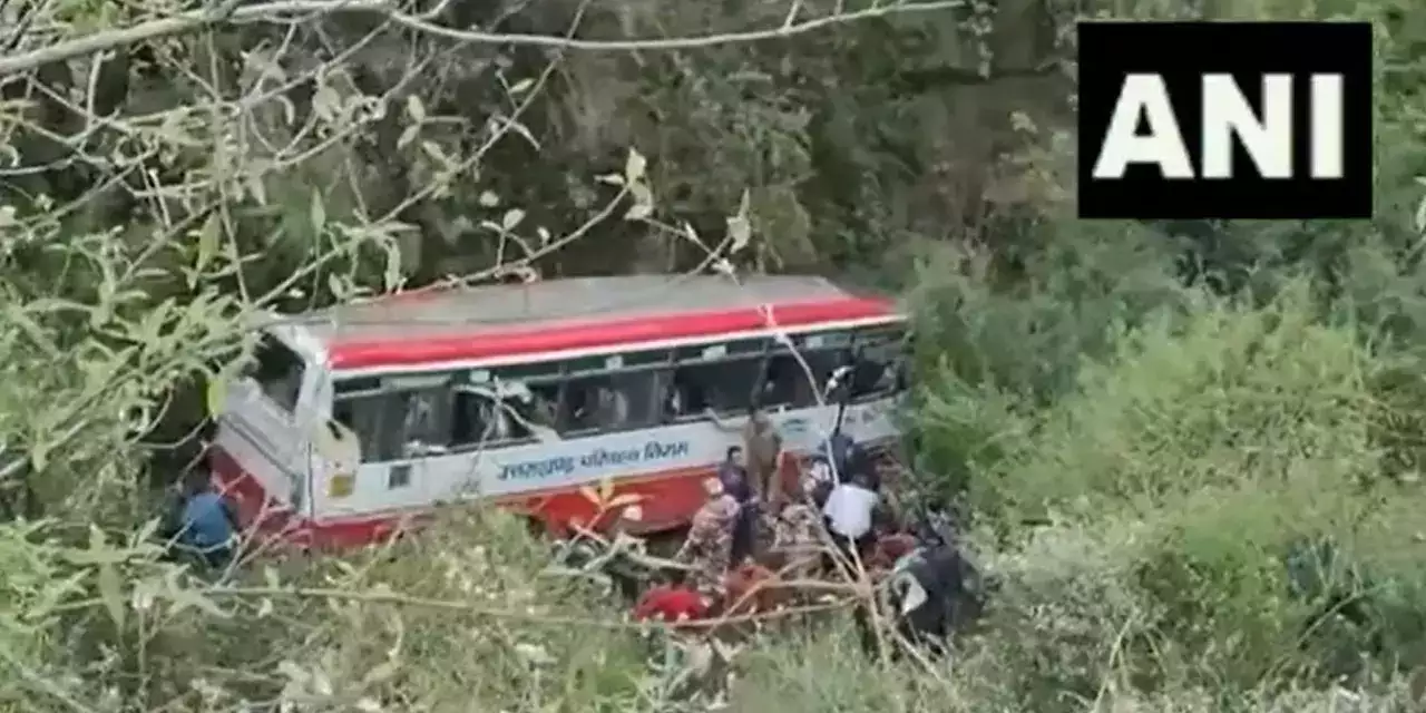 22 people injured after bus falls into ditch on Mussoorie-Dehradun road