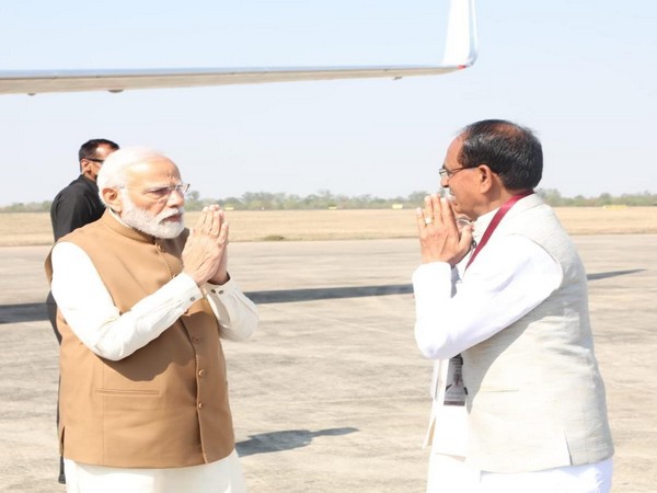 PM Modi arrived in Bhopal on day-long visit