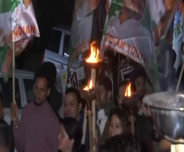 Himachal Youth Congress holds torch protest march against Rahul Gandhi’s disqualification as Lok Sabha MP