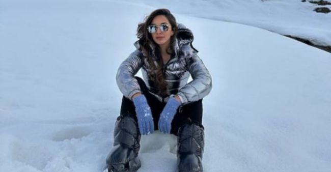 Kiara Advani shares a picture from her shoot diaries in Kashmir