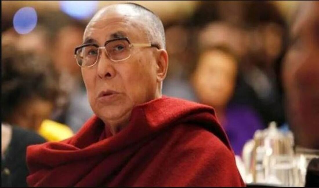 Dalai Lama departs Dharmshala for a medical examination in Delhi
