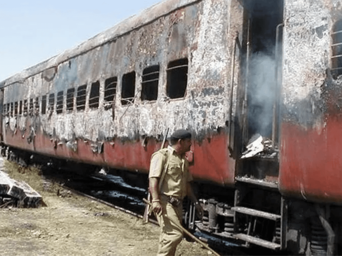 SC grants bail to eight convicts in 2002 Godhra train burning case