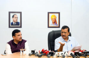 Kejriwal meets with AAP leaders ahead of his CBI appearance