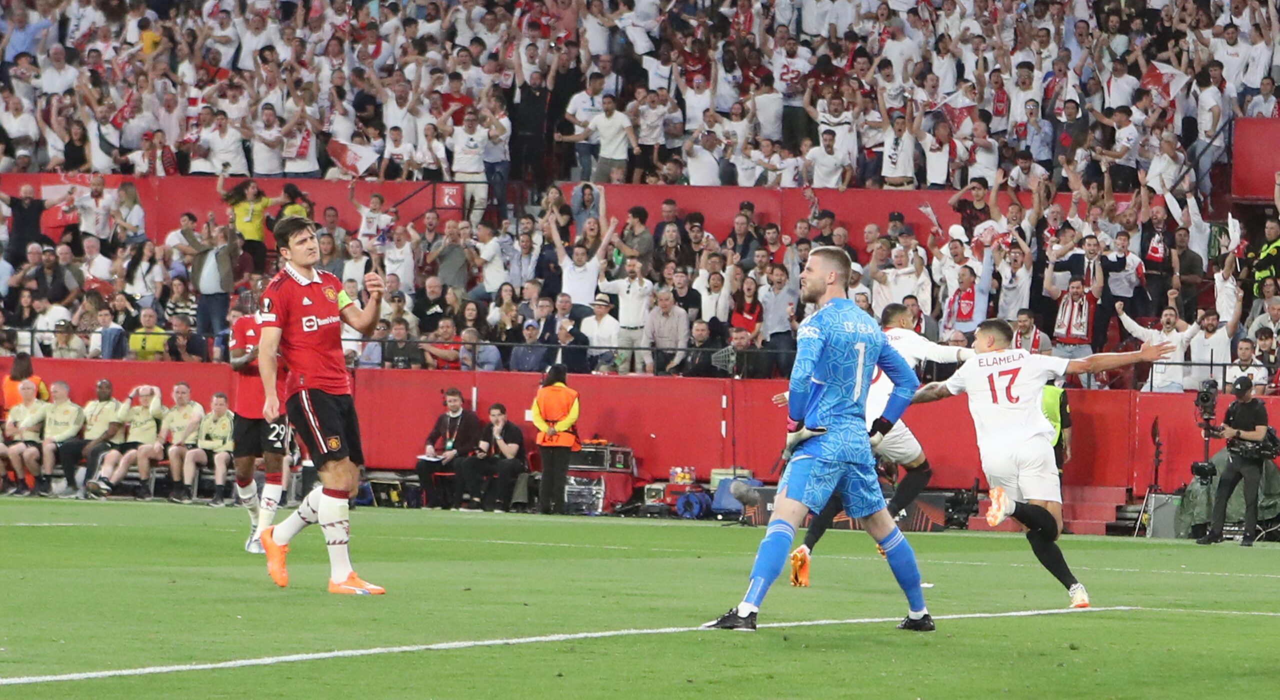 Manchester United bows out of Europa League after a disappointing 0-3 loss to Sevilla