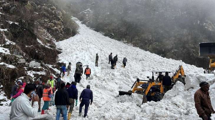 Avalanche hit Sikkim as seven killed and 80 people trapped