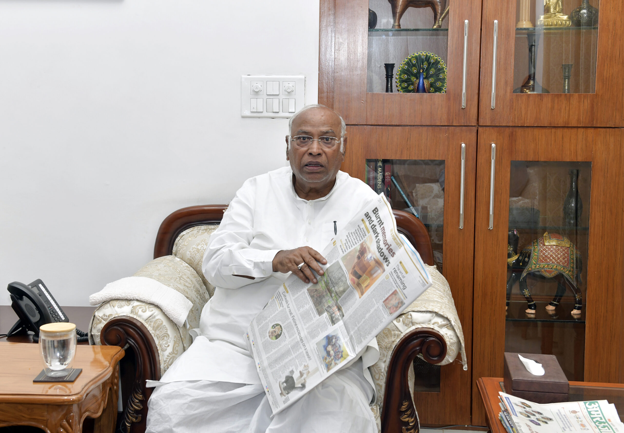 Kharge pledges to fulfill all 5 promises