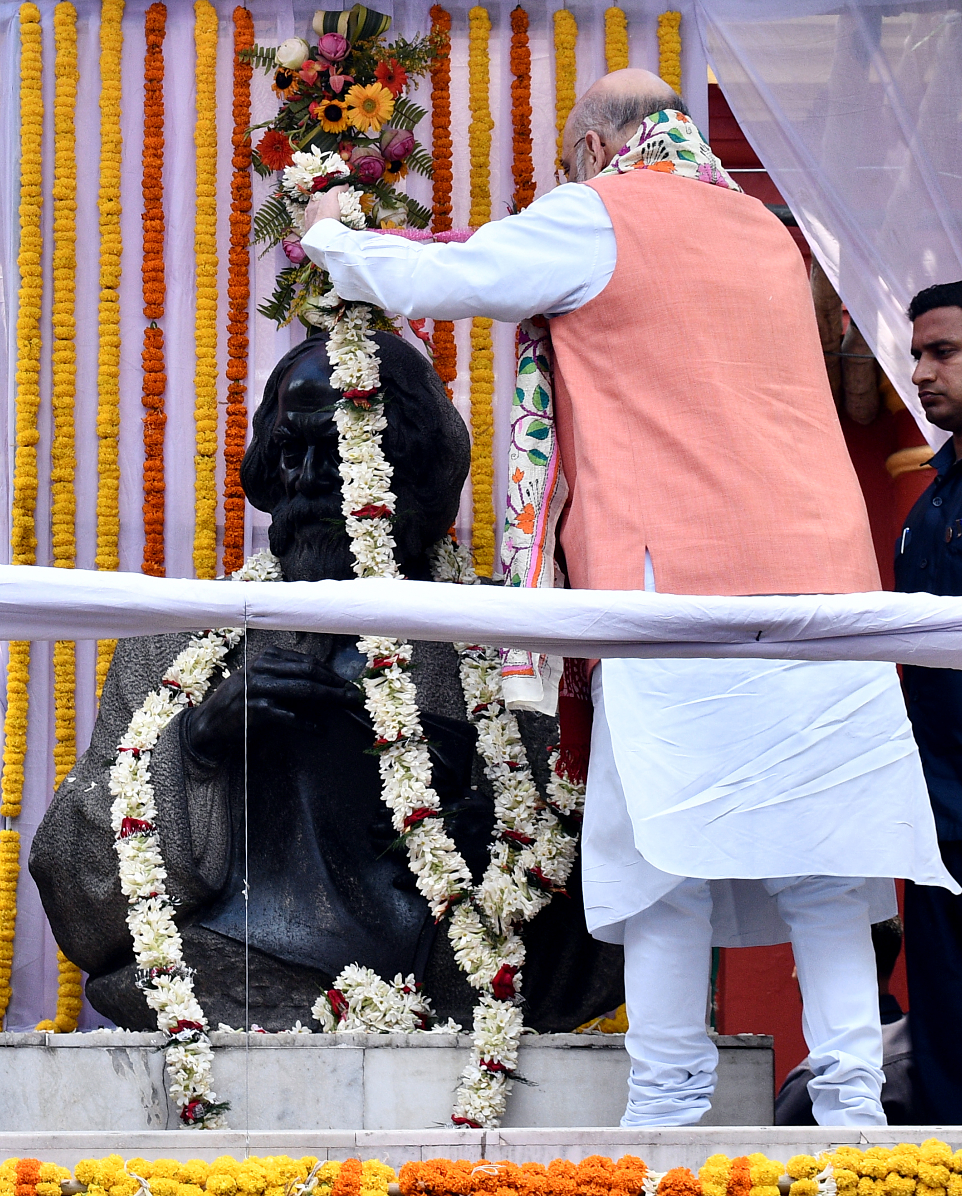 On the occasion of Rabindranath Tagore’s birth anniversary, Amit Shah pays tribute to him.