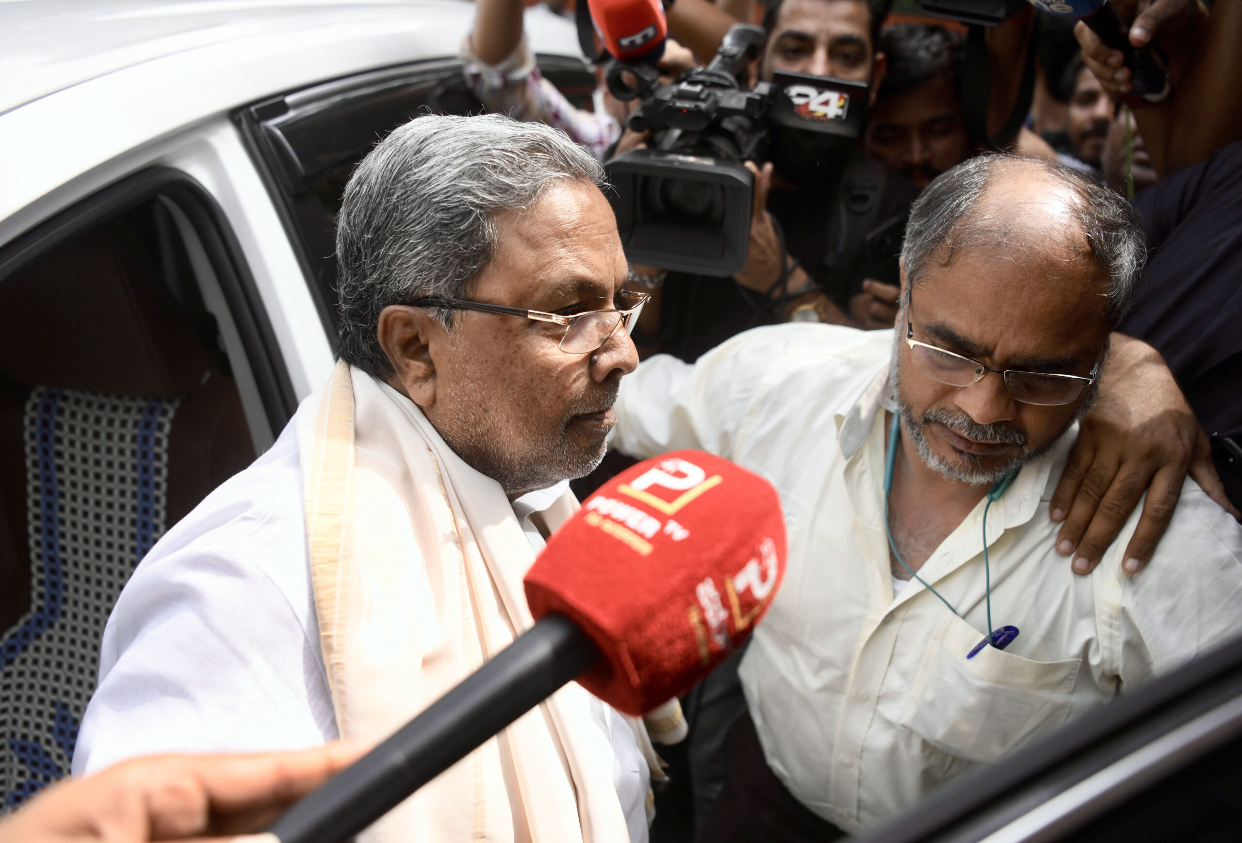 Congress leader Siddaramaiah arrives to meet AICC General Secretary KC Venugopal