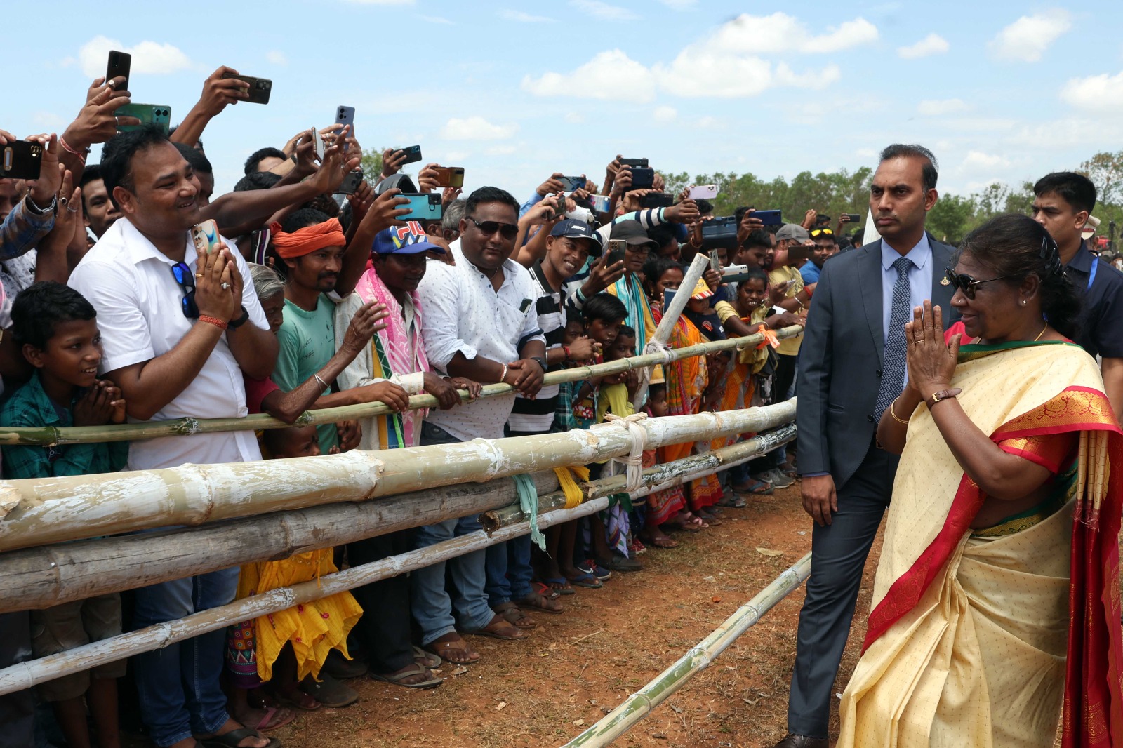 President Murmu welcomed back home in Rairangpur