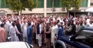 PoK Secretariat employees protest non-payment of allowances