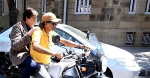 Viral Picture: Amitabh Bachchan takes a bike ride from an unknown person to reach work location faster