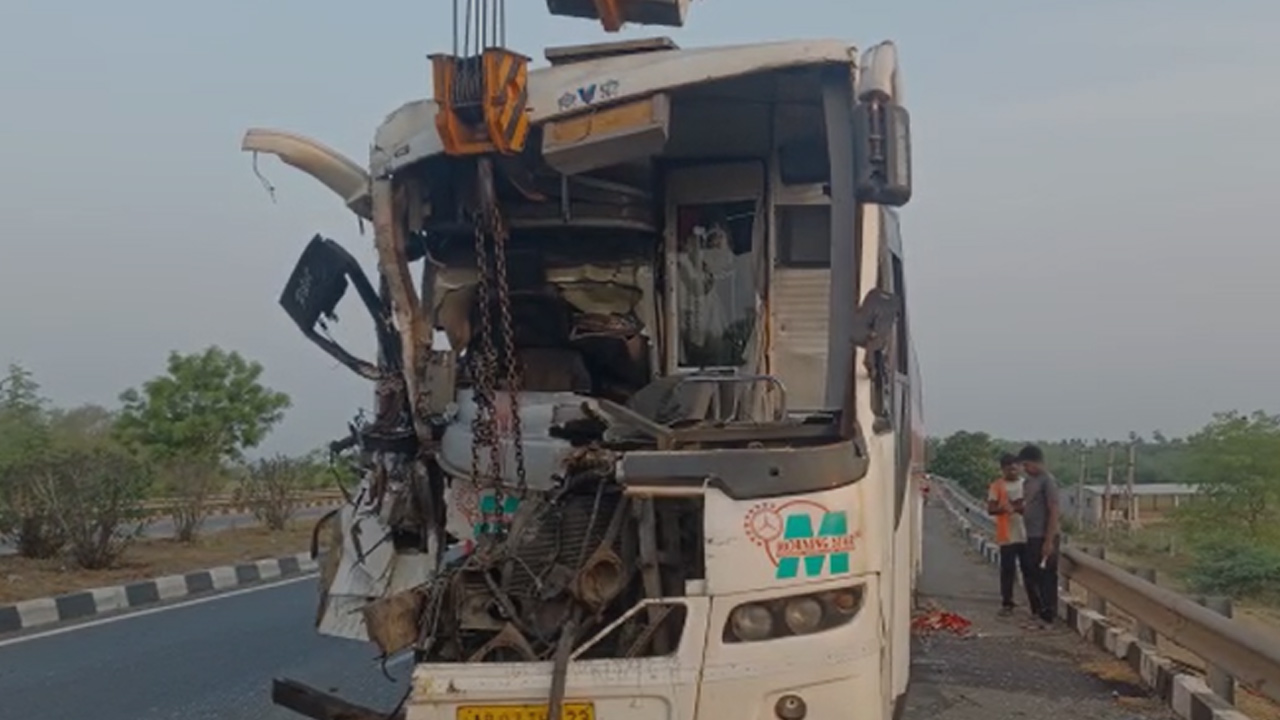 Maharashtra: Rs 10 lakh has been announced for kin of deceased in Nasik bus accident