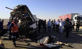 Deadly bus crash with truck kills 14, injures 25 in Egypt