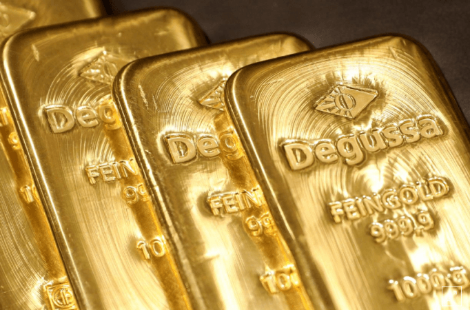 Passenger held with Gold worth over 50 lakh at Delhi airport