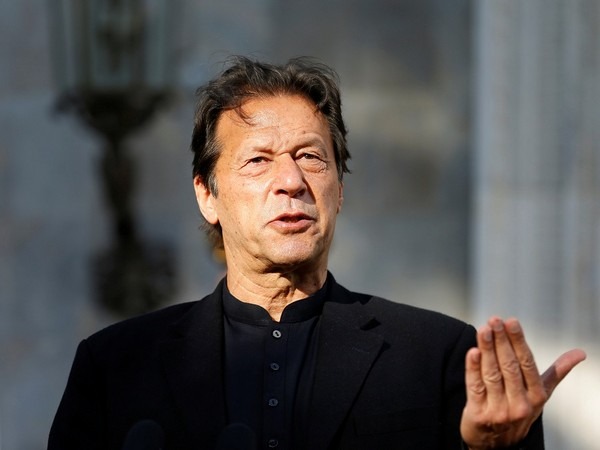 Pakistan: Imran Khan receives court summons in judge threatening case