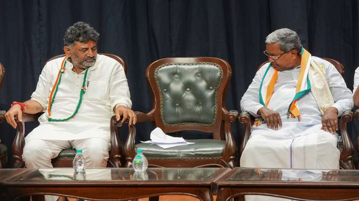 Shivakumar, Siddaramaiah tussle for Karnataka CM continues, Congress yet to decide