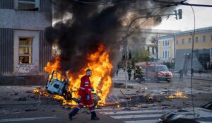 Ukraine: Air raid alerts in Kyiv as multiple blasts rock Crimea