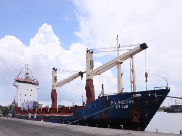 Kolkata port flags off first trial movement of cargo ship