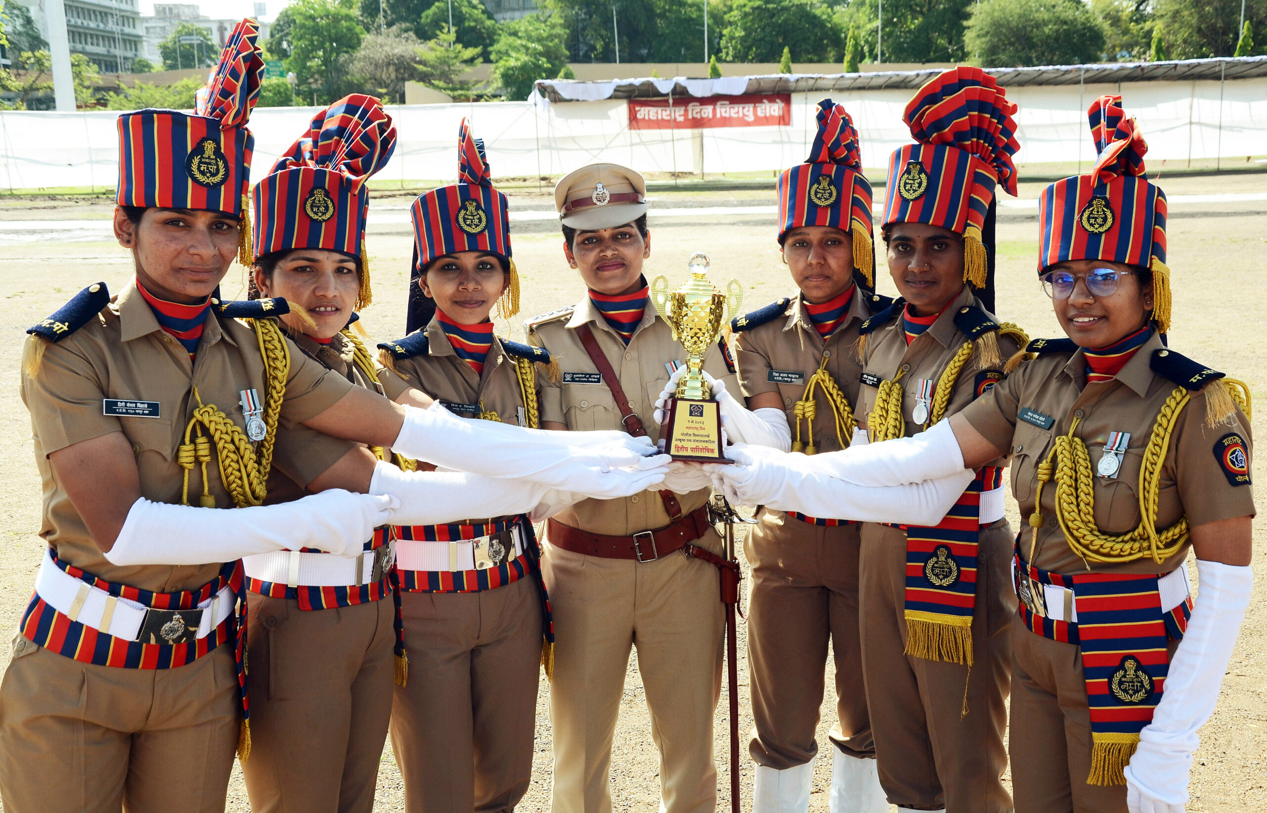 Women police officers celebrate Maharashtra Day