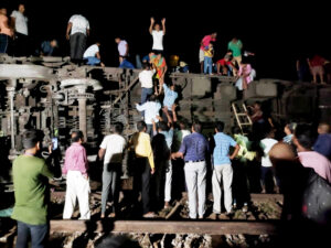 Four wagons of goods train derail in Maharashtra