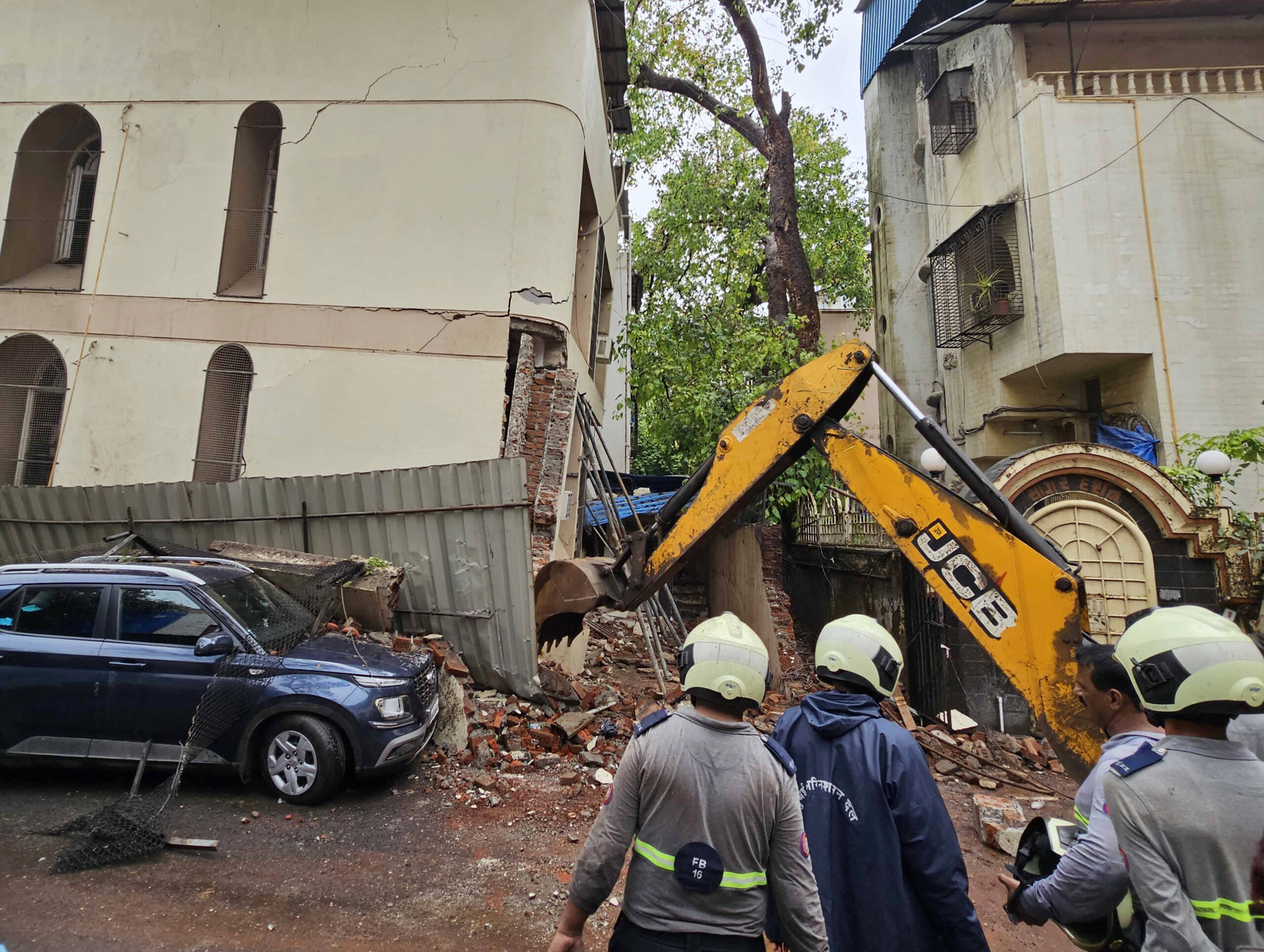 Mumbai building collapses amidst heavy rainfall