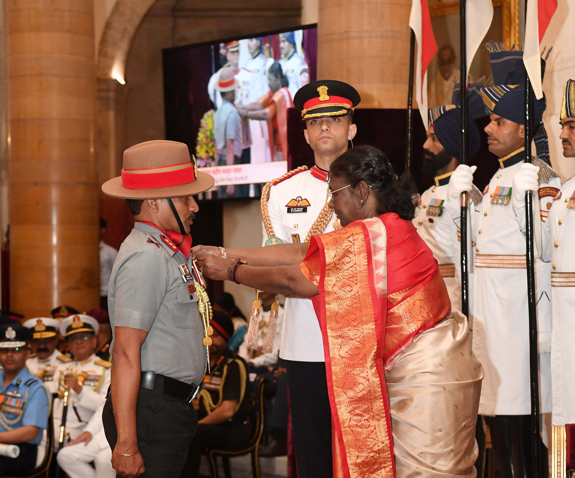 President Droupadi Murmu presents Ati Vishisht Seva Medal during Defence Investiture Ceremony