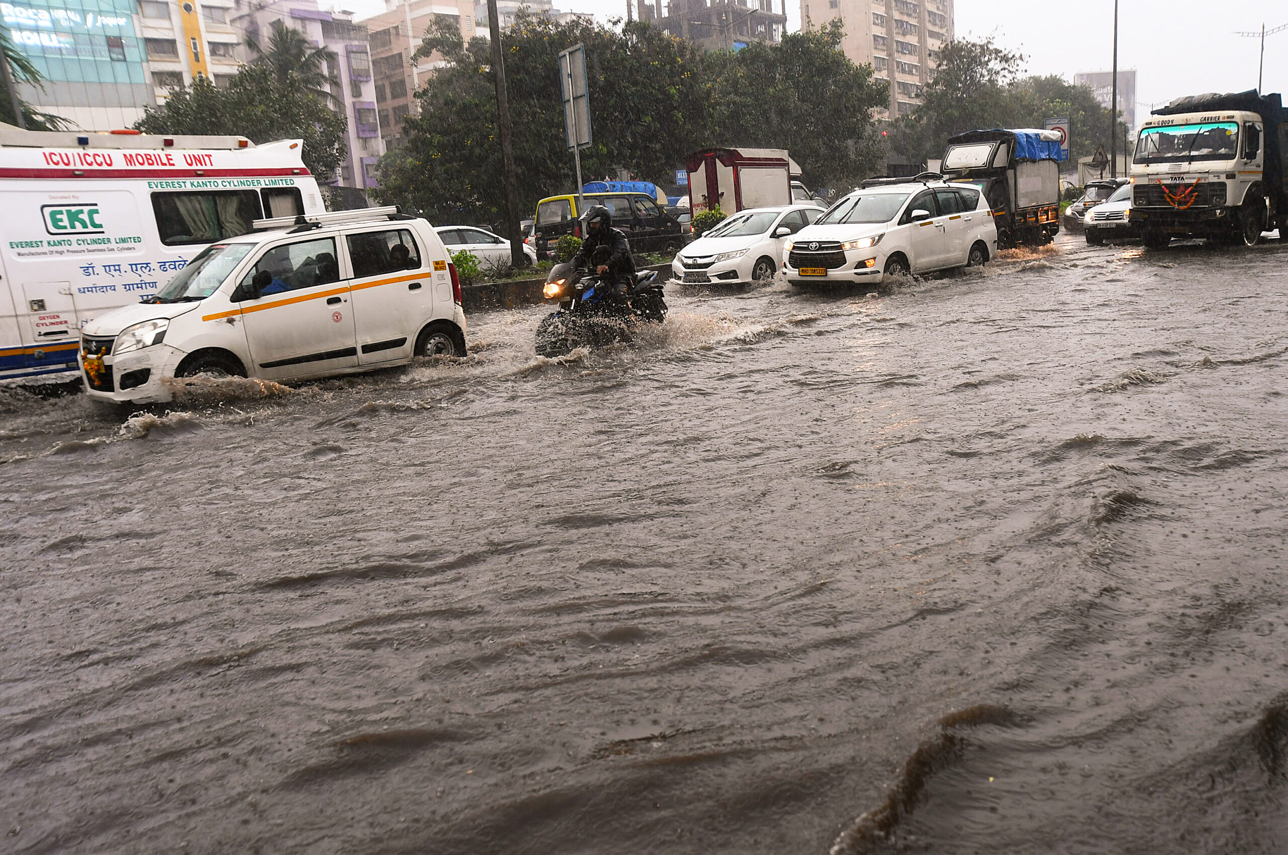 Mumbai rains claim six lives
