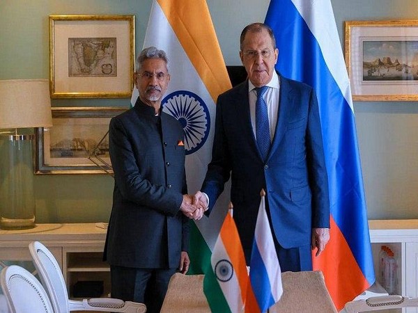 Jaishankar extends greetings to Lavrov on country’s national day