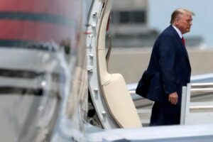 Former President Trump arrives in Florida ahead of significant court appearance