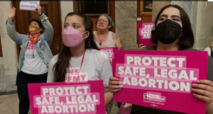 Few US adults support full abortion bans, says AP-NORC