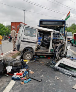 School bus-car collide on Delhi-Meerut Expressway, 6 died