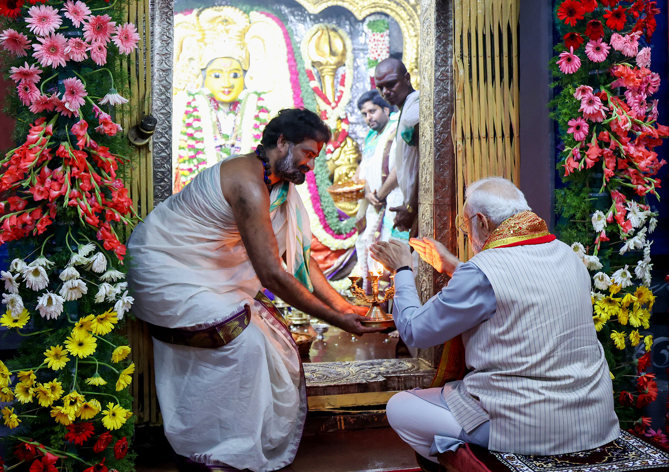 Prime Minister Narendra Modi offers prayers at Bhadrakali Temple