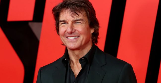 [Viral Video] Tom Cruise Surprises Fans At Mission Impossible 7 Screenings