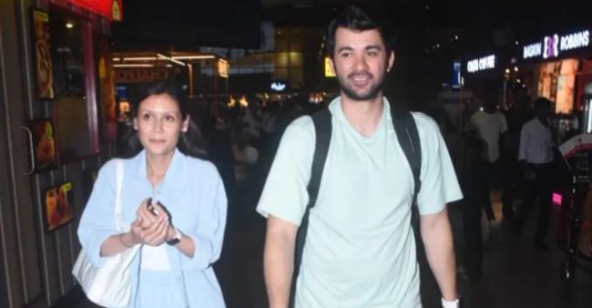 [Viral Video] Karan Deol And Drisha Acharya Return To Mumbai From Their Honeymoon In Manali