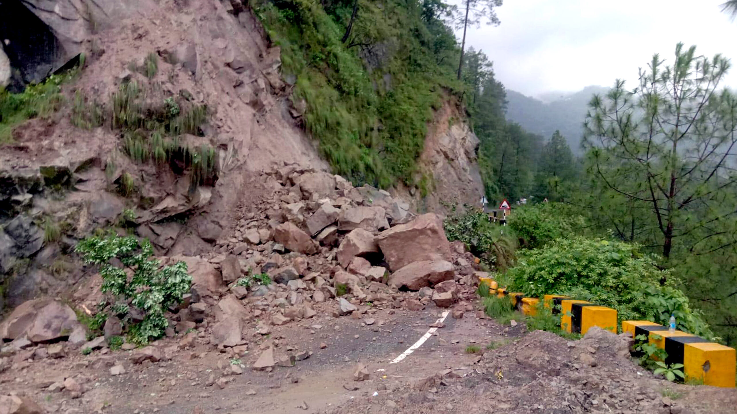 Uttarakhand: Yamunotri, Badrinath Highway blocked due to falling debris