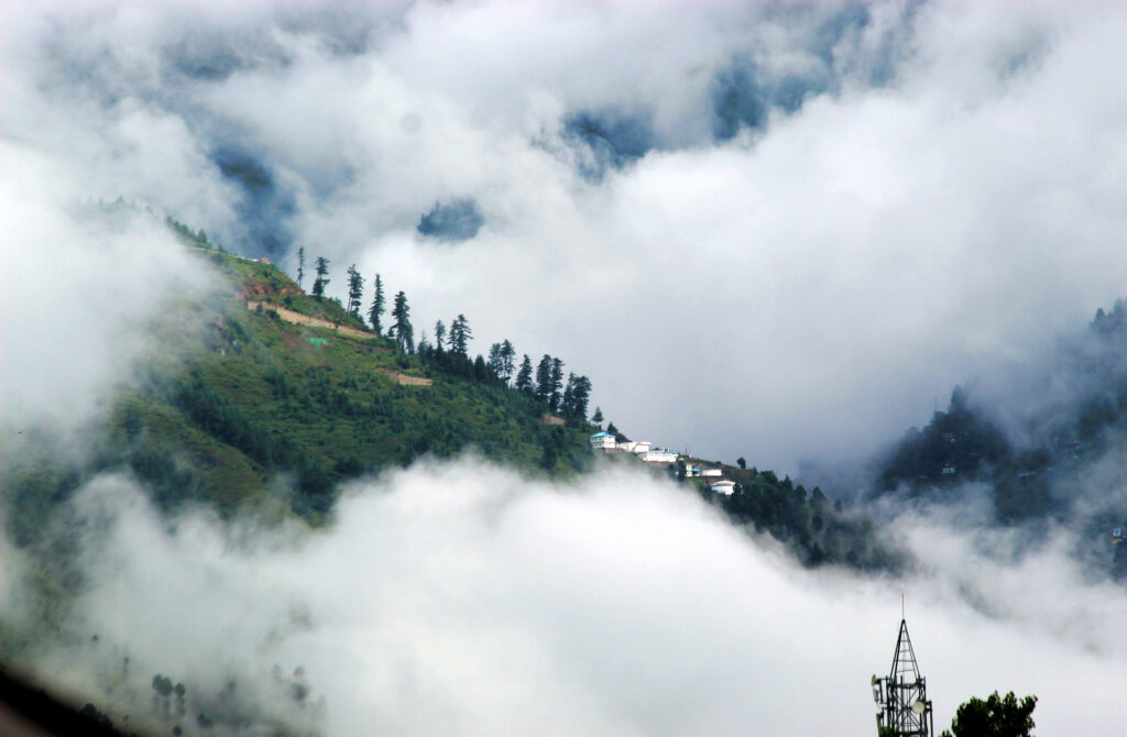 Himachal Pradesh: Tourism industry experiences financial hardships due ...