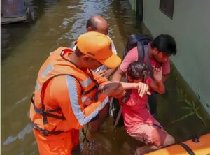 Stranded tourists rescued in Uttarakhand