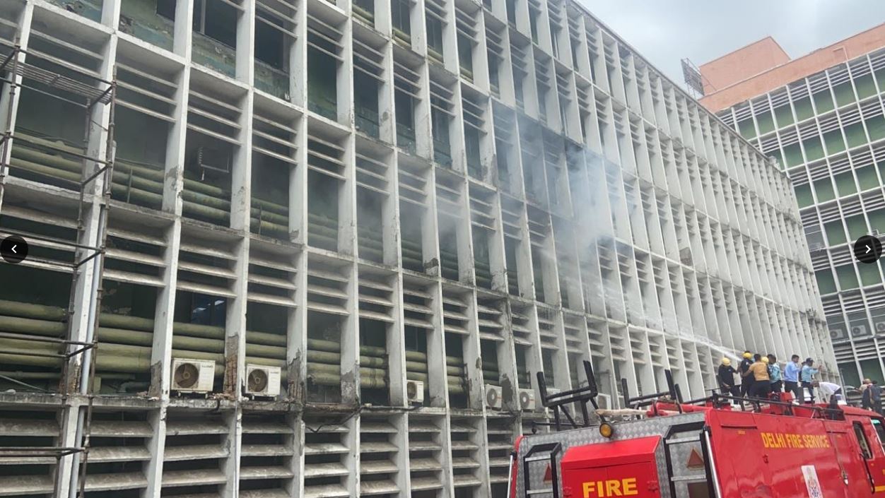 Fire breaks out at AIIMS Delhi, no casualties