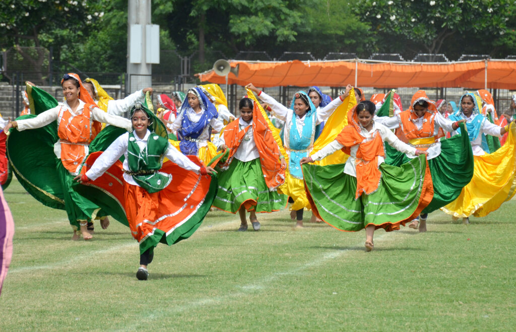 Students perform during full dress rehearsal ahead of 77th Independence ...