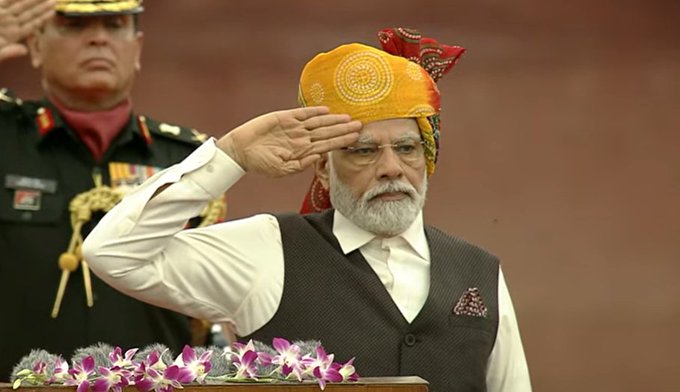 PM Narendra Modi hoists National Flag at Red Fort on 77th Independence Day