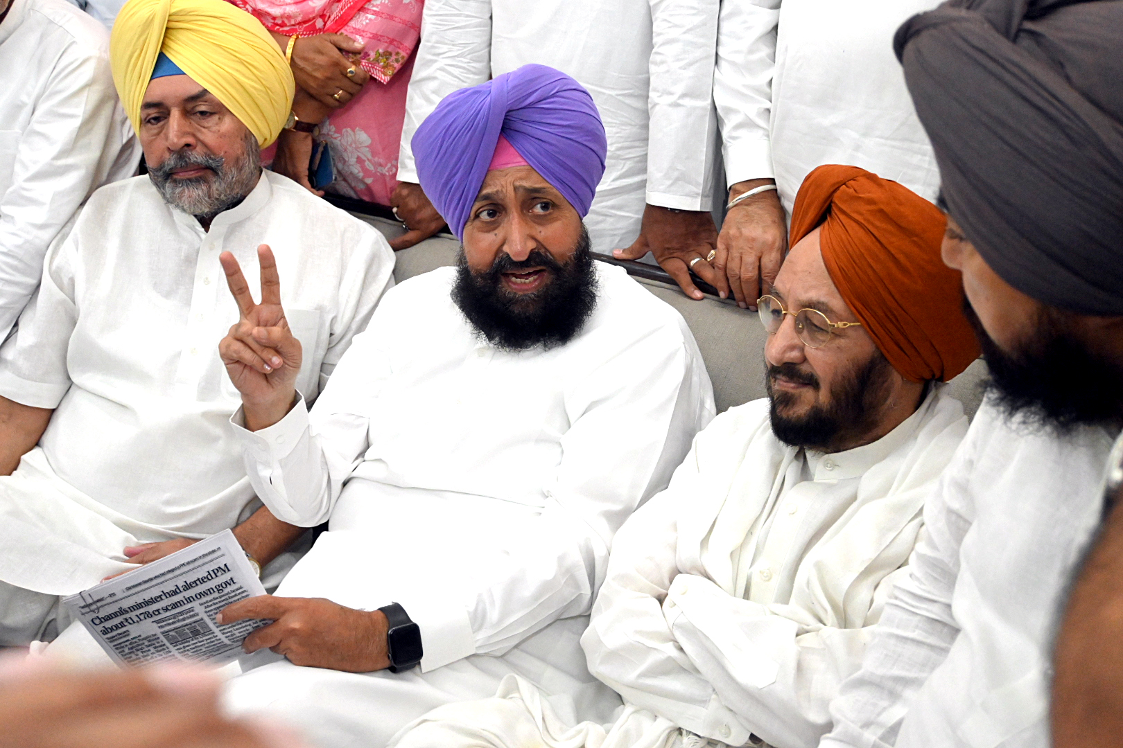 AAP has funds to lease aircraft but not for compensation: LoP Bajwa