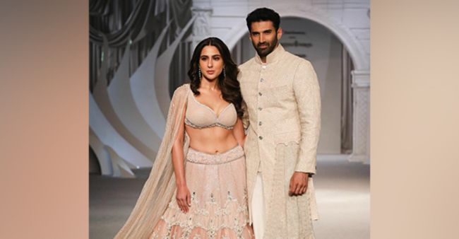 ICW 2023: Sara Ali Khan And Aditya Roy Kapur Walked The Ramp In Exquisite Outfits